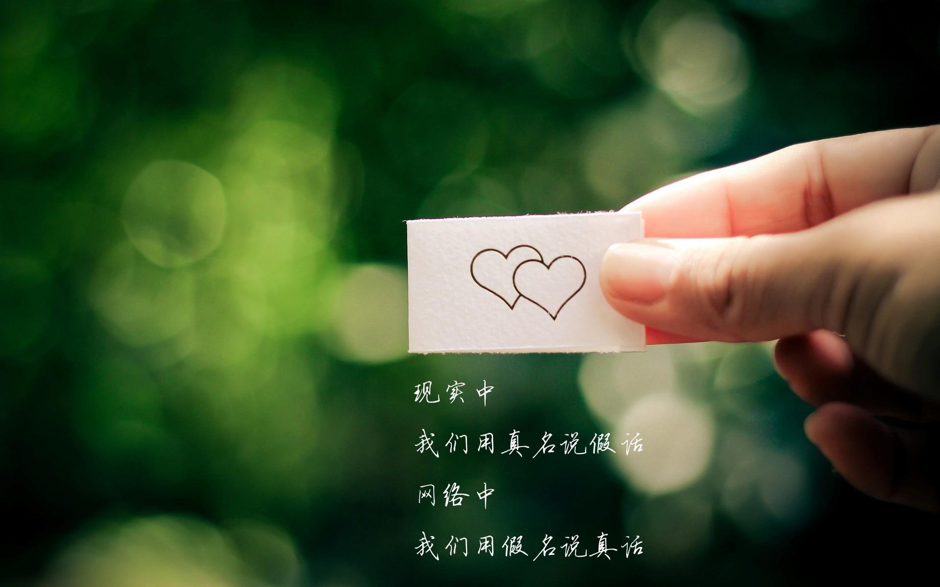 德赢官网登录入口-_水上漂移车表演：速度与水花的碰撞_，小车水上漂移