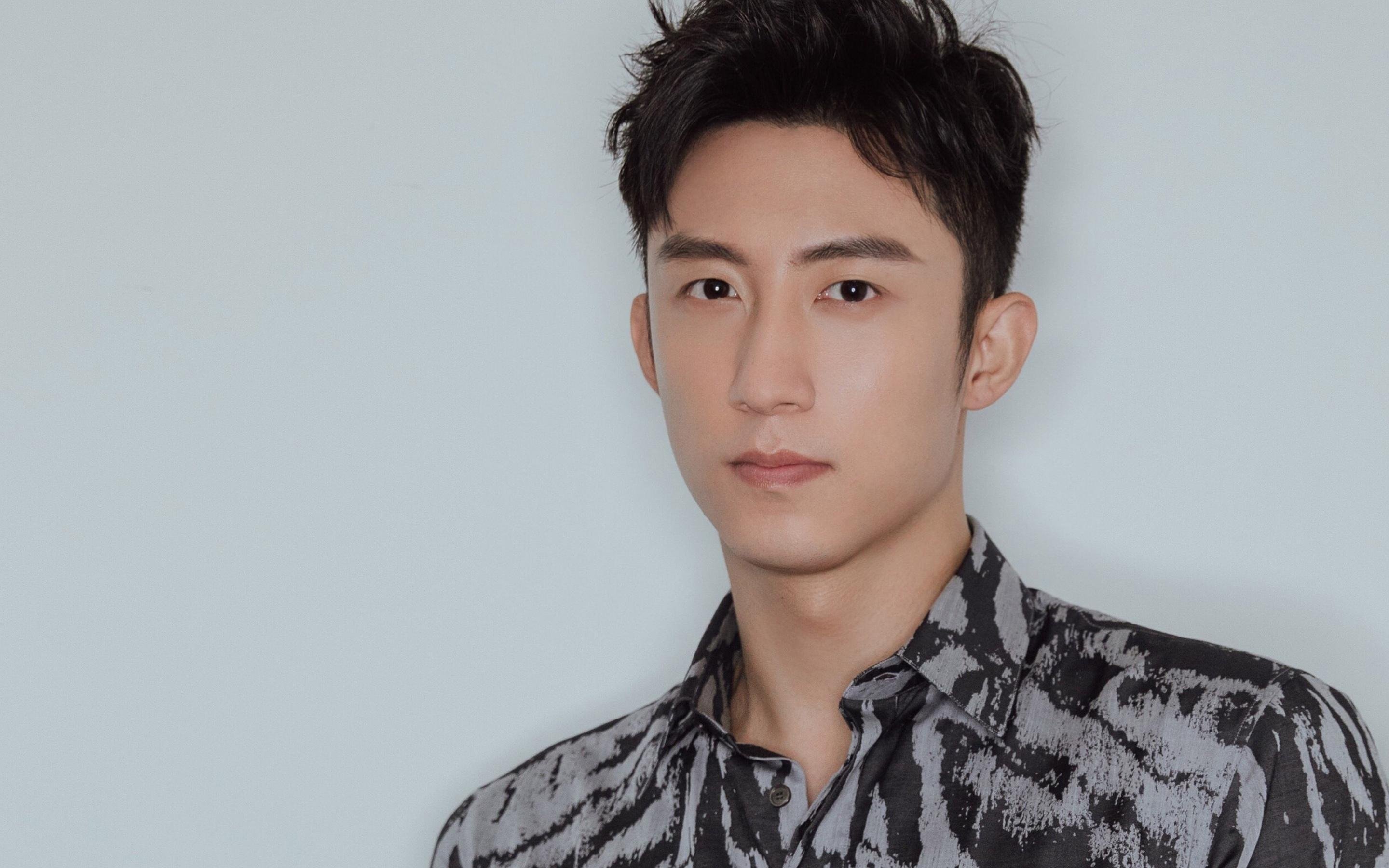 “德甲豪门纷纷发力,追逐联赛冠军”,德甲曾经的豪门