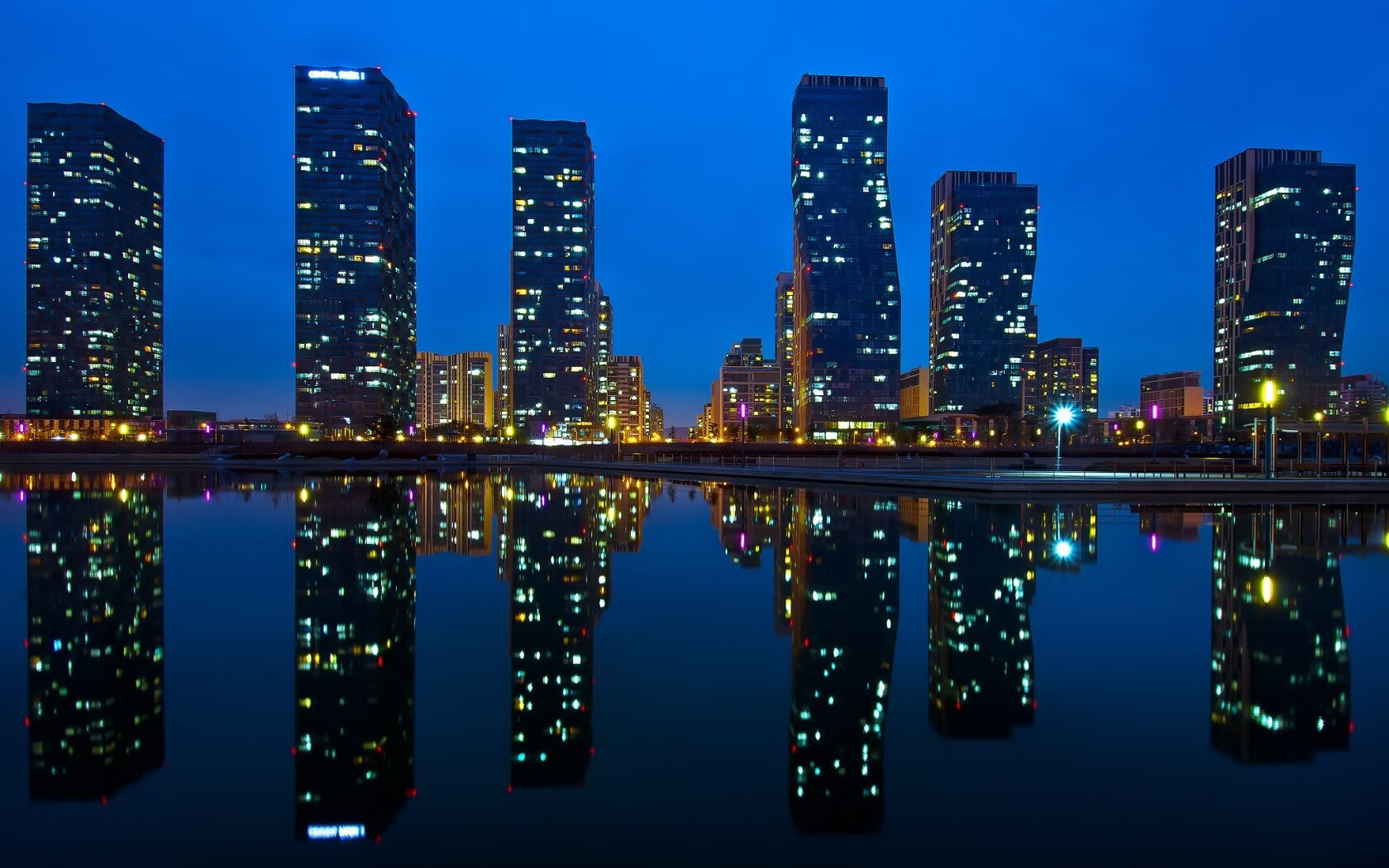 德赢体育app下载-西甲球队通过热区分析调整防守阵型的实践探索，西甲 球队