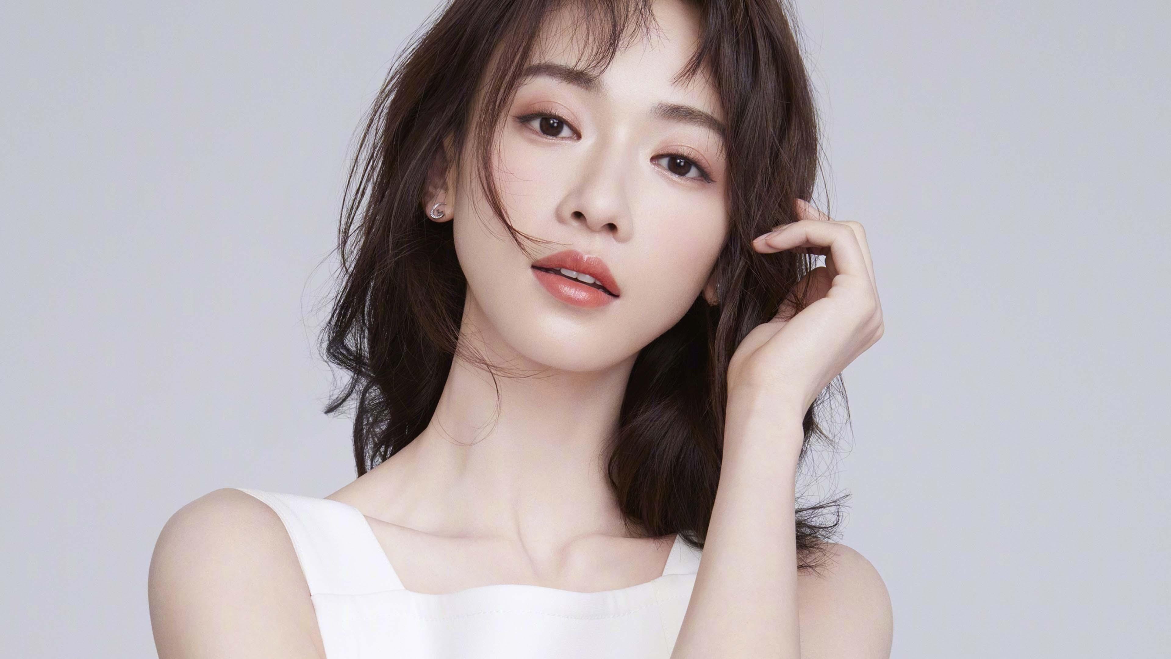 德赢体育娱乐平台注册-中锋回抢抢断后直塞形成助攻，中锋回防